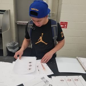 Meet your Posher, Júnior alexander